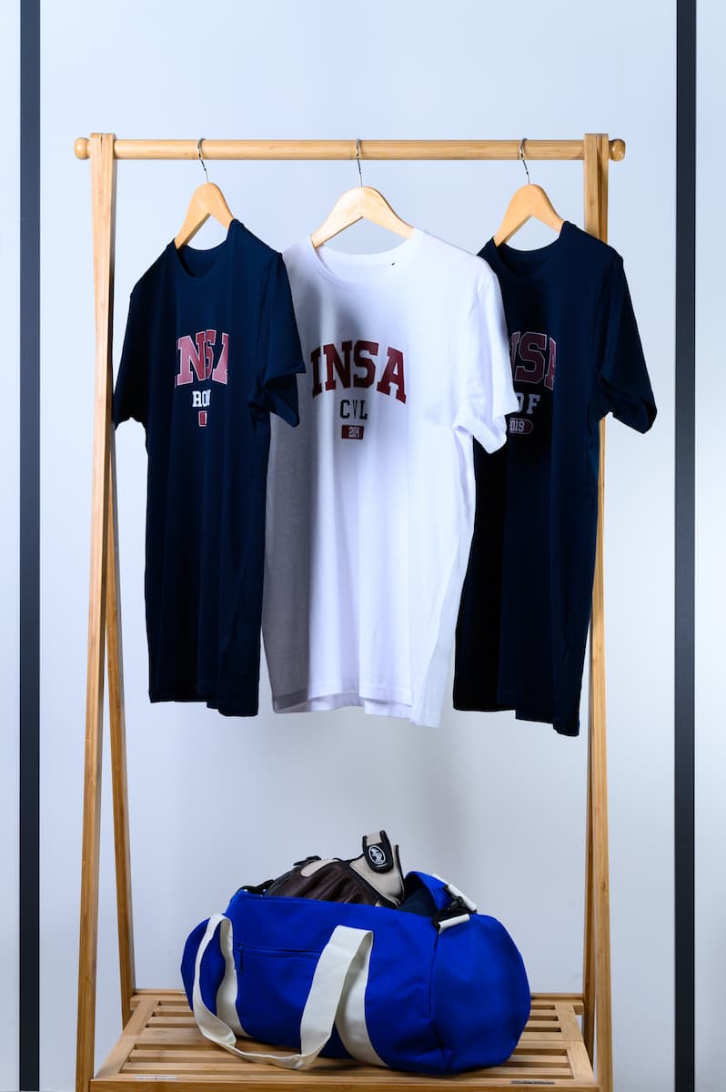 tshirt et objets floques pour l'ecole universitaire INSA